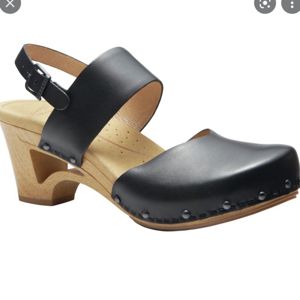 Dansko Thea cutout wedge. Size 38. Black.